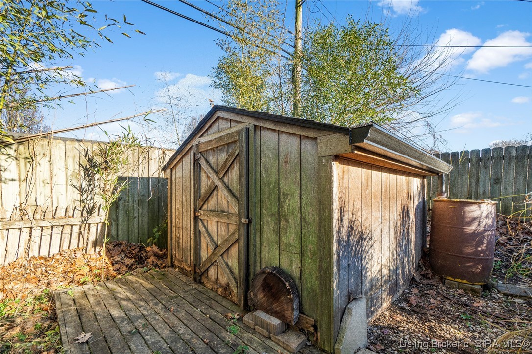 509 Hemlock Road Jeffersonville, IN 47130 - Photo 46 of 49