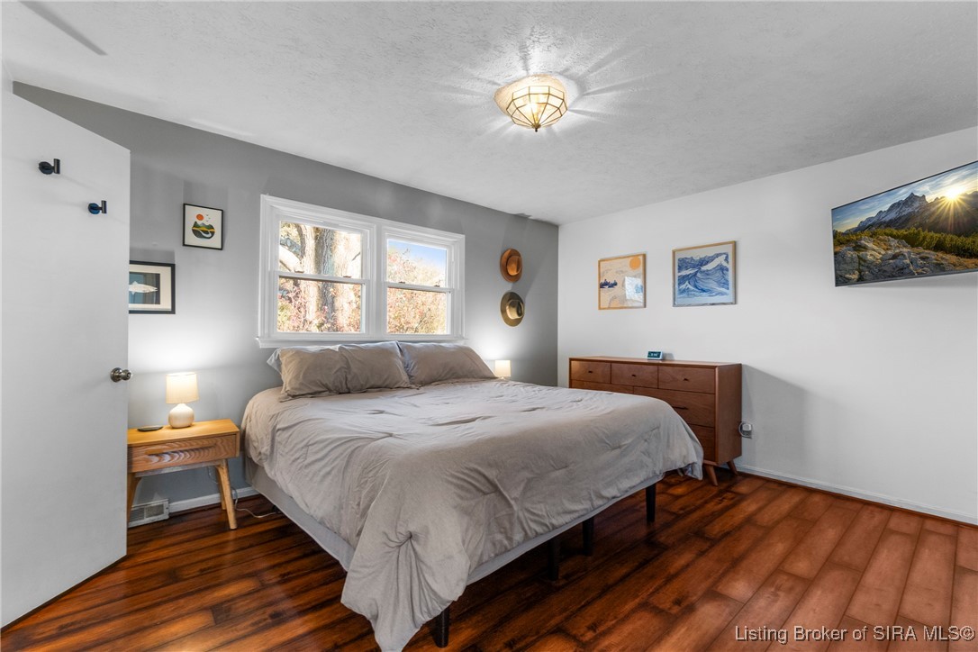 509 Hemlock Road Jeffersonville, IN 47130 - Photo 6 of 49