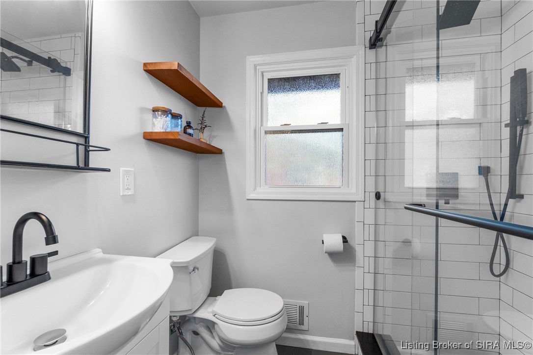 509 Hemlock Road Jeffersonville, IN 47130 - Photo 7 of 49