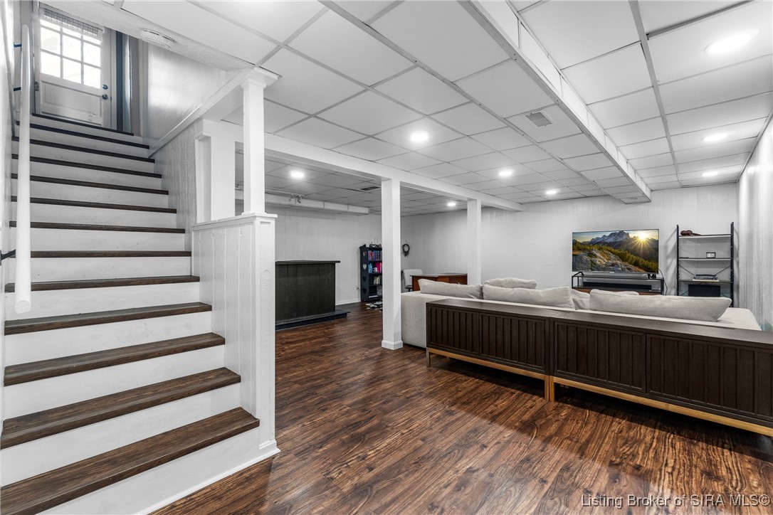 509 Hemlock Road Jeffersonville, IN 47130 - Photo 8 of 49