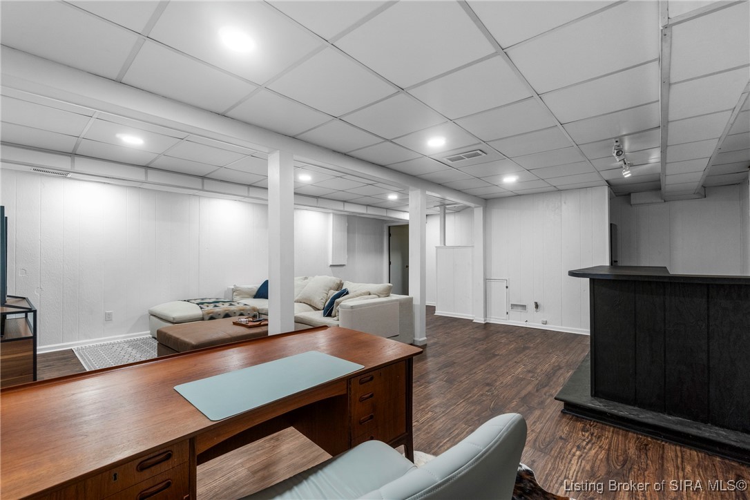 509 Hemlock Road Jeffersonville, IN 47130 - Photo 9 of 49