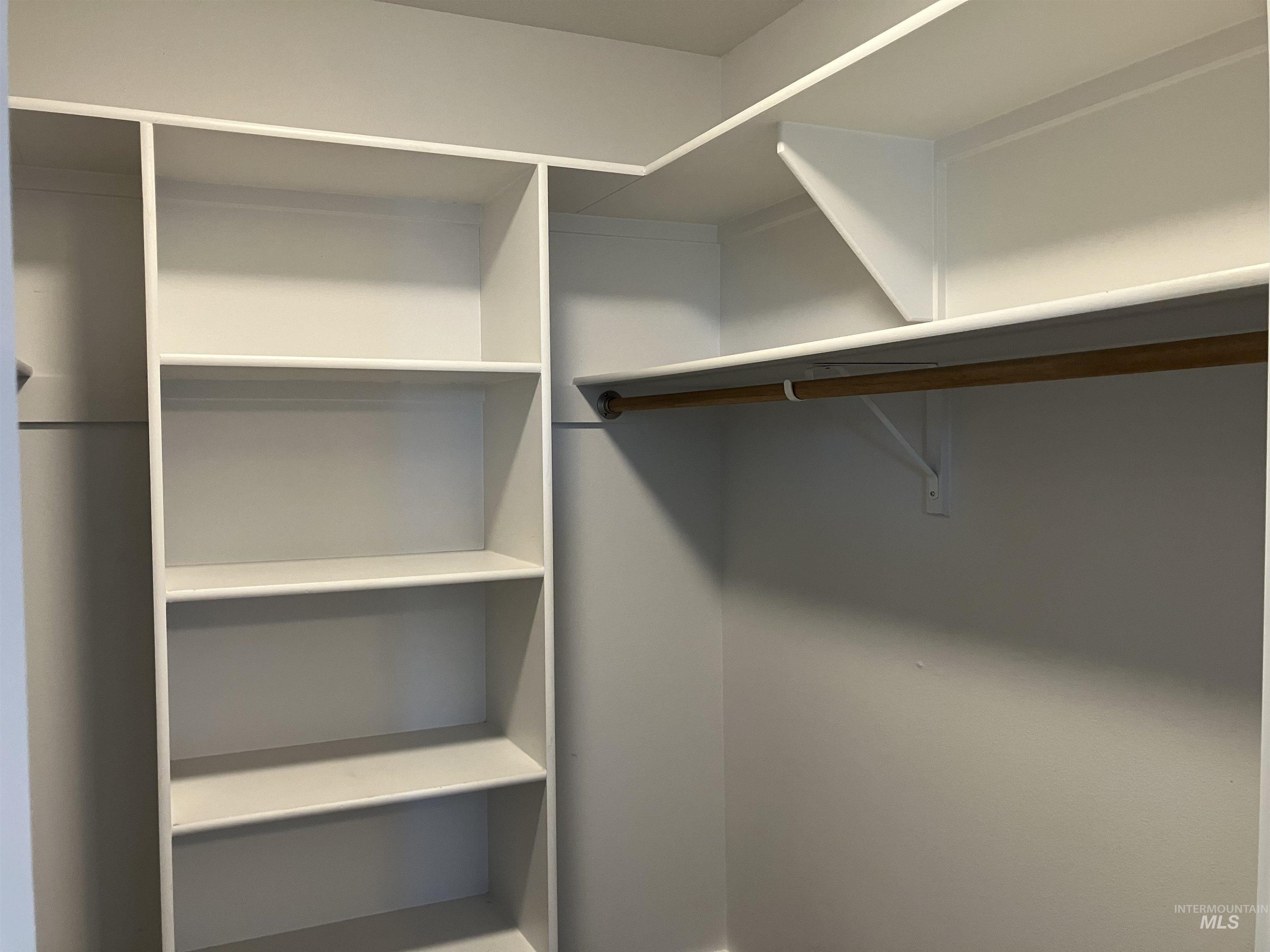 17530 Beet Road Caldwell, ID 83607 - Photo 24 of 50 View of Master walk in closet