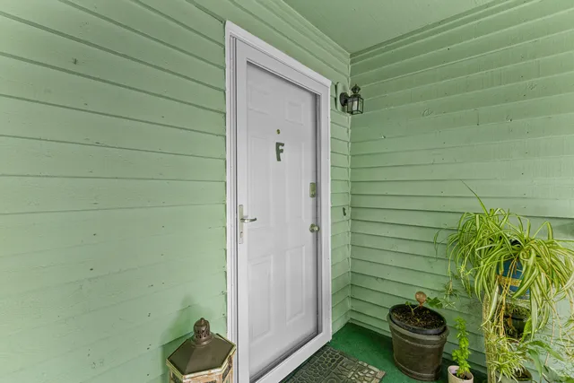 $179,850 | 6240 April Pine Circle, Unit F, North Charleston, SC 29406