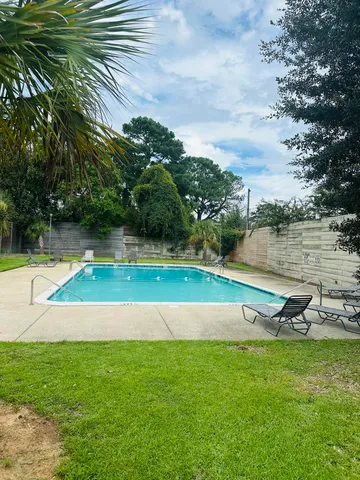 $179,850 | 6240 April Pine Circle, Unit F, North Charleston, SC 29406