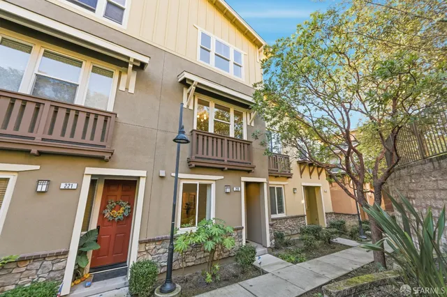 a view of entrance of house and yard
