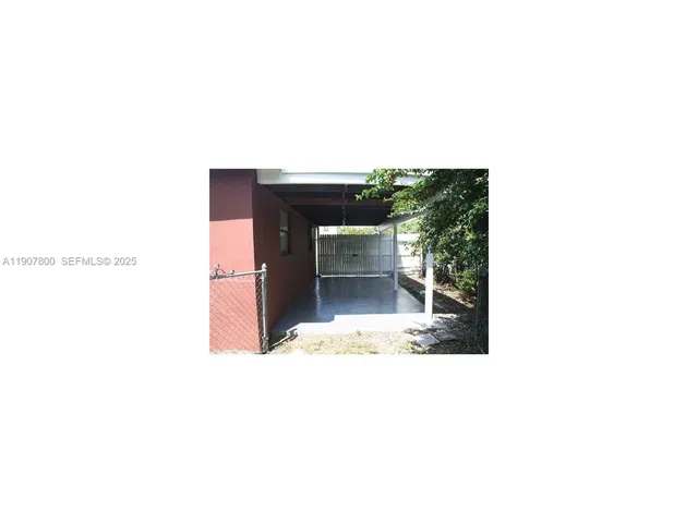 $2,400 | 102 Miami Gardens Road, West Park, FL 33023