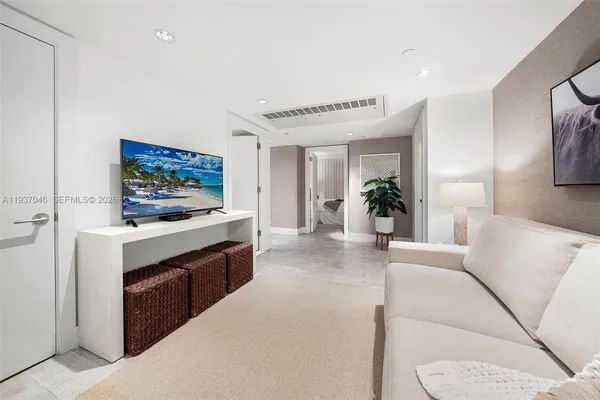 $27,500 | 102 24th Street, Unit 1207, Miami Beach, FL 33139