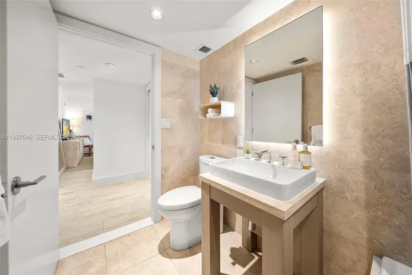$27,500 | 102 24th Street, Unit 1207, Miami Beach, FL 33139
