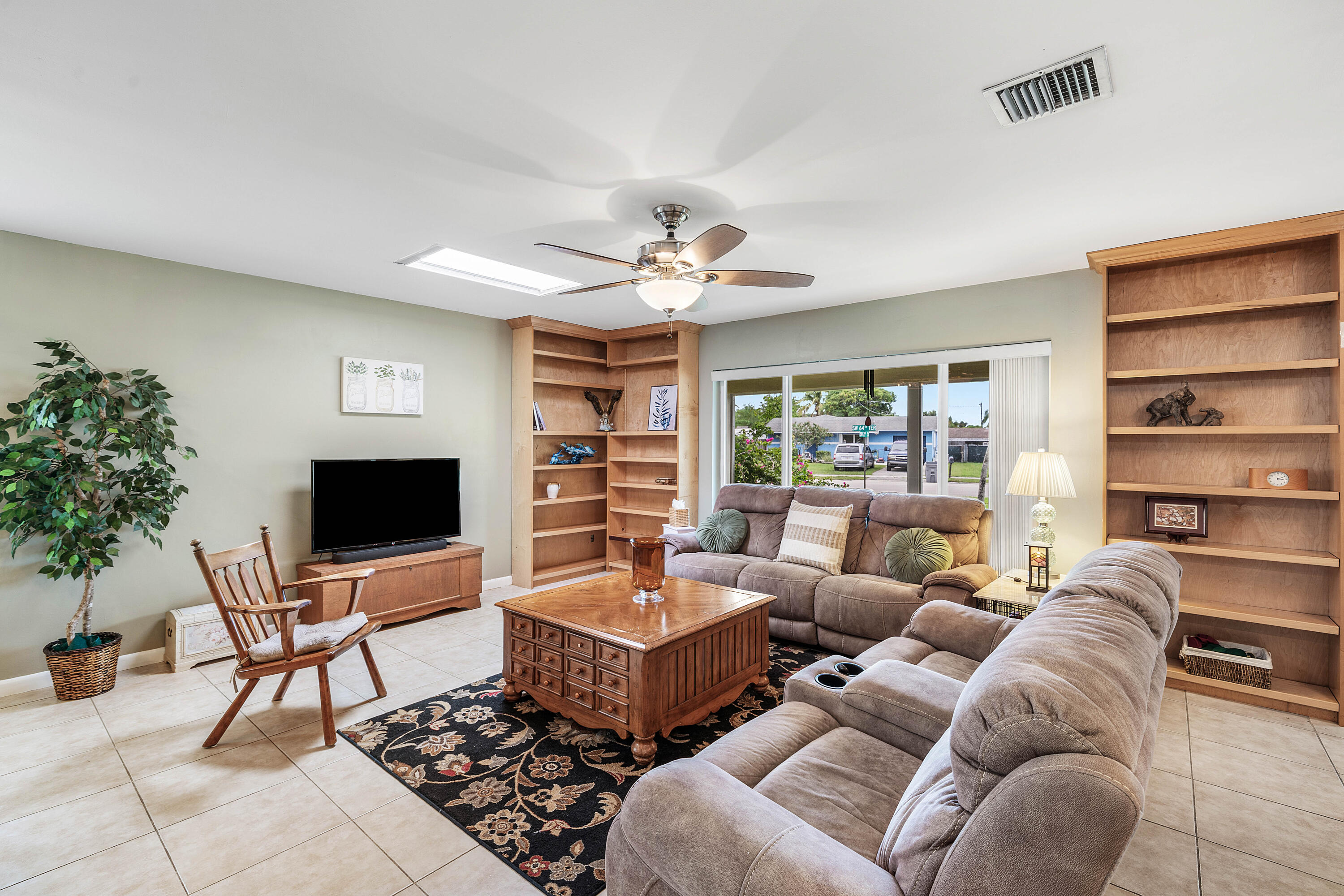 22217 Southwest 64th Terrace Boca Raton, FL 33428 - Photo 12 of 43 Living Area