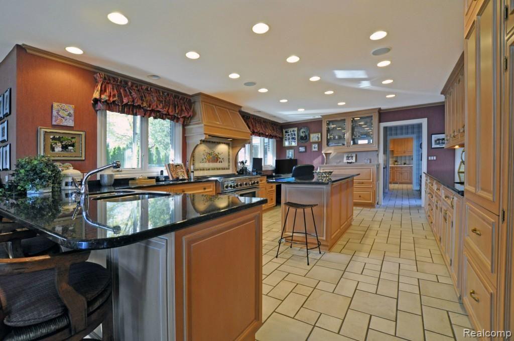 579 Lake Shore Road Grosse Pointe, MI 48236 - Photo 19 of 84 19.jpg