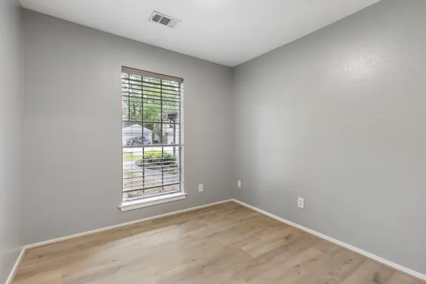 $1,850 | 25 Dellforest Court, The Woodlands, TX 77381