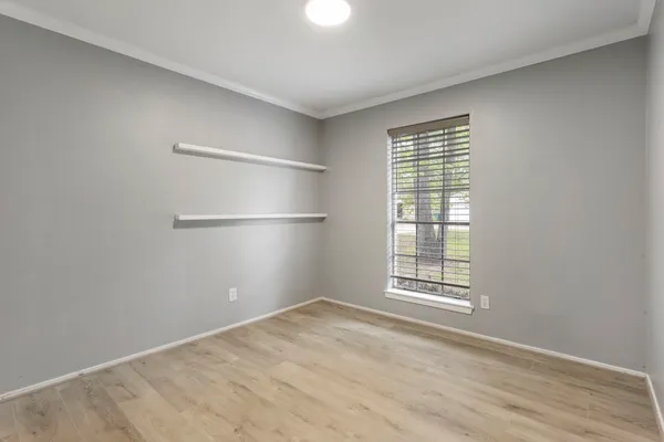 $1,850 | 25 Dellforest Court, The Woodlands, TX 77381