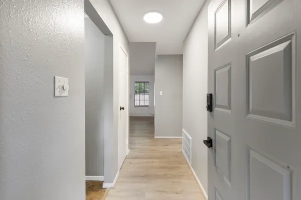 $1,850 | 25 Dellforest Court, The Woodlands, TX 77381