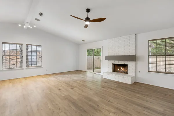 $1,850 | 25 Dellforest Court, The Woodlands, TX 77381