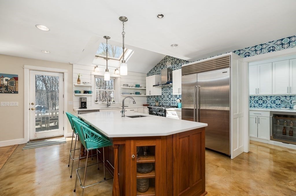 18 Doctors Run Rockport, MA 01966 - Photo 7 of 40