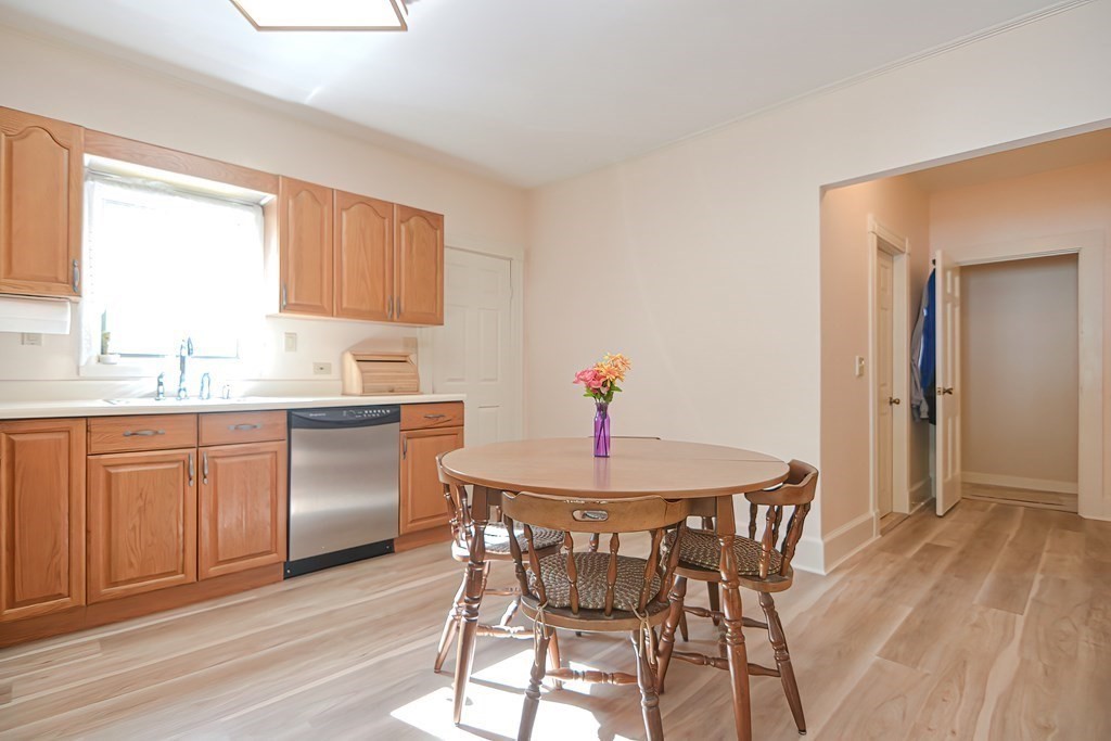 236 Walnut Street Reading, MA 01867 - Photo 15 of 30