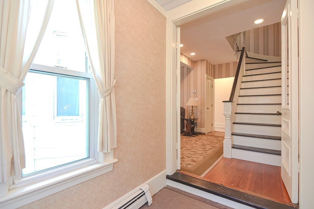 236 Walnut Street Reading, MA 01867 - Photo 3 of 30