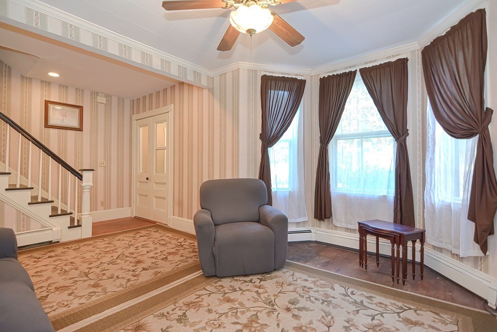 236 Walnut Street Reading, MA 01867 - Photo 6 of 30