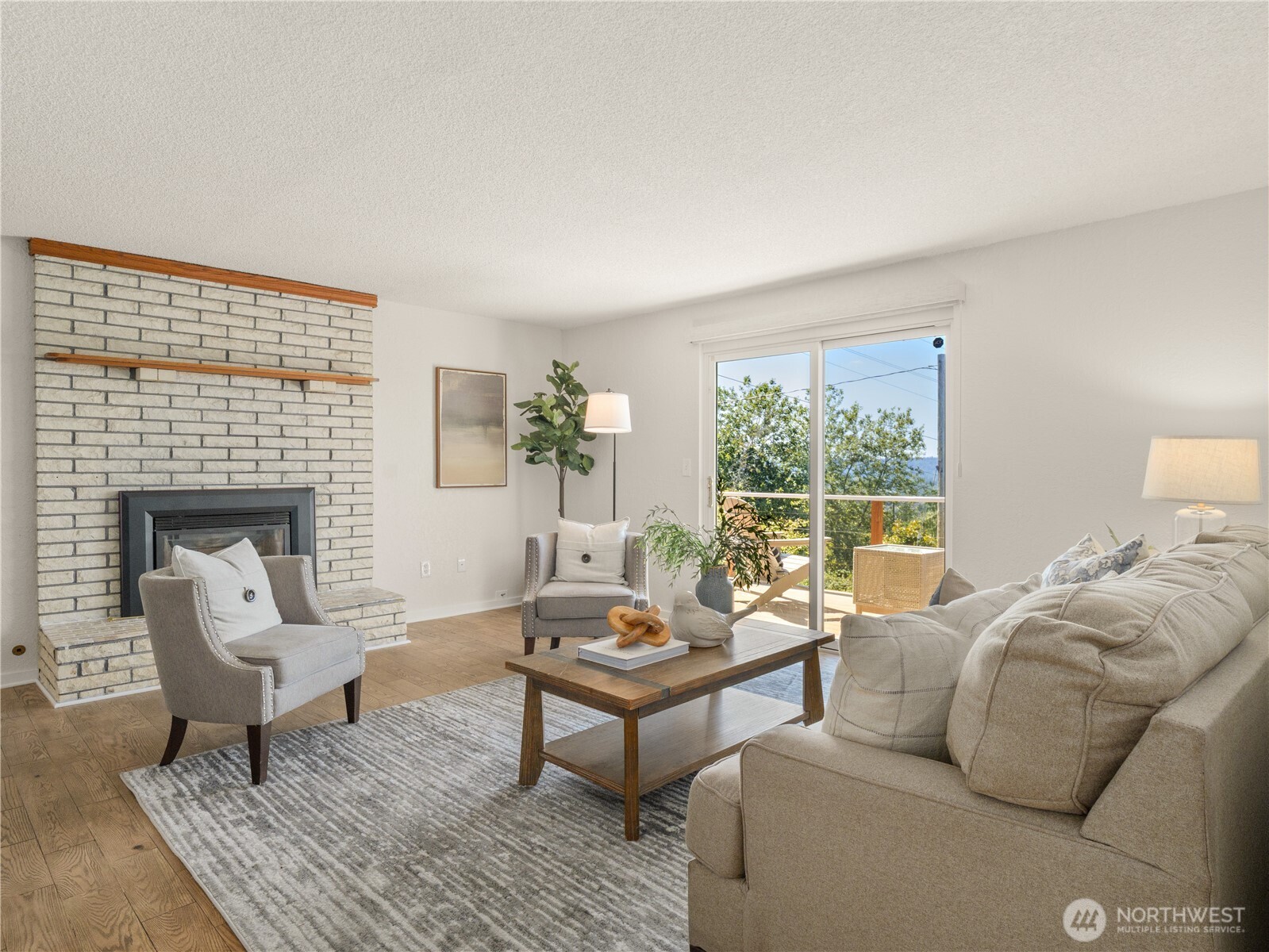 1006 Grant Avenue South Renton, WA 98057 - Photo 4 of 39 Gallery Image 4