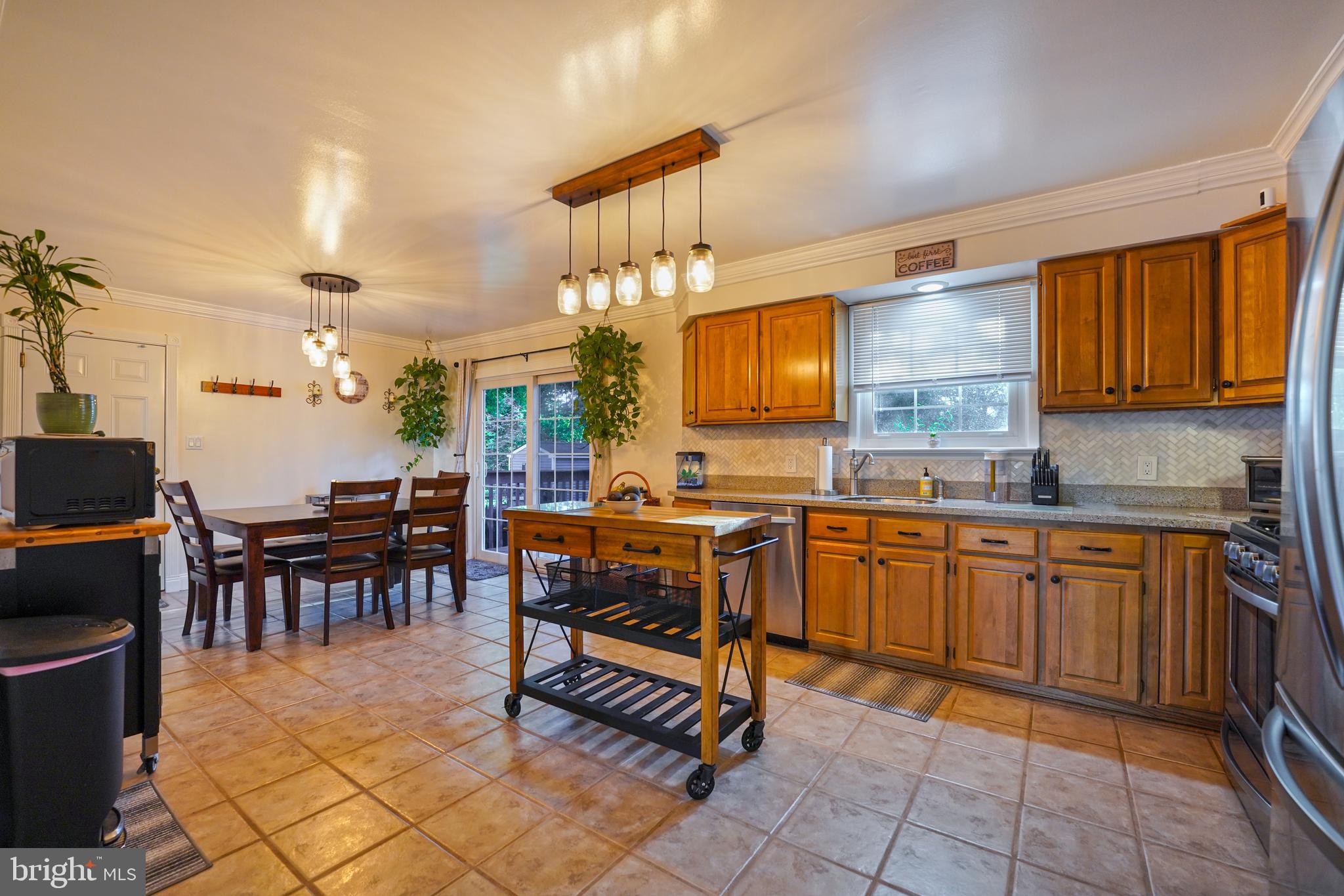 7 Zelley Avenue Hamilton, NJ 08620 - Photo 4 of 34