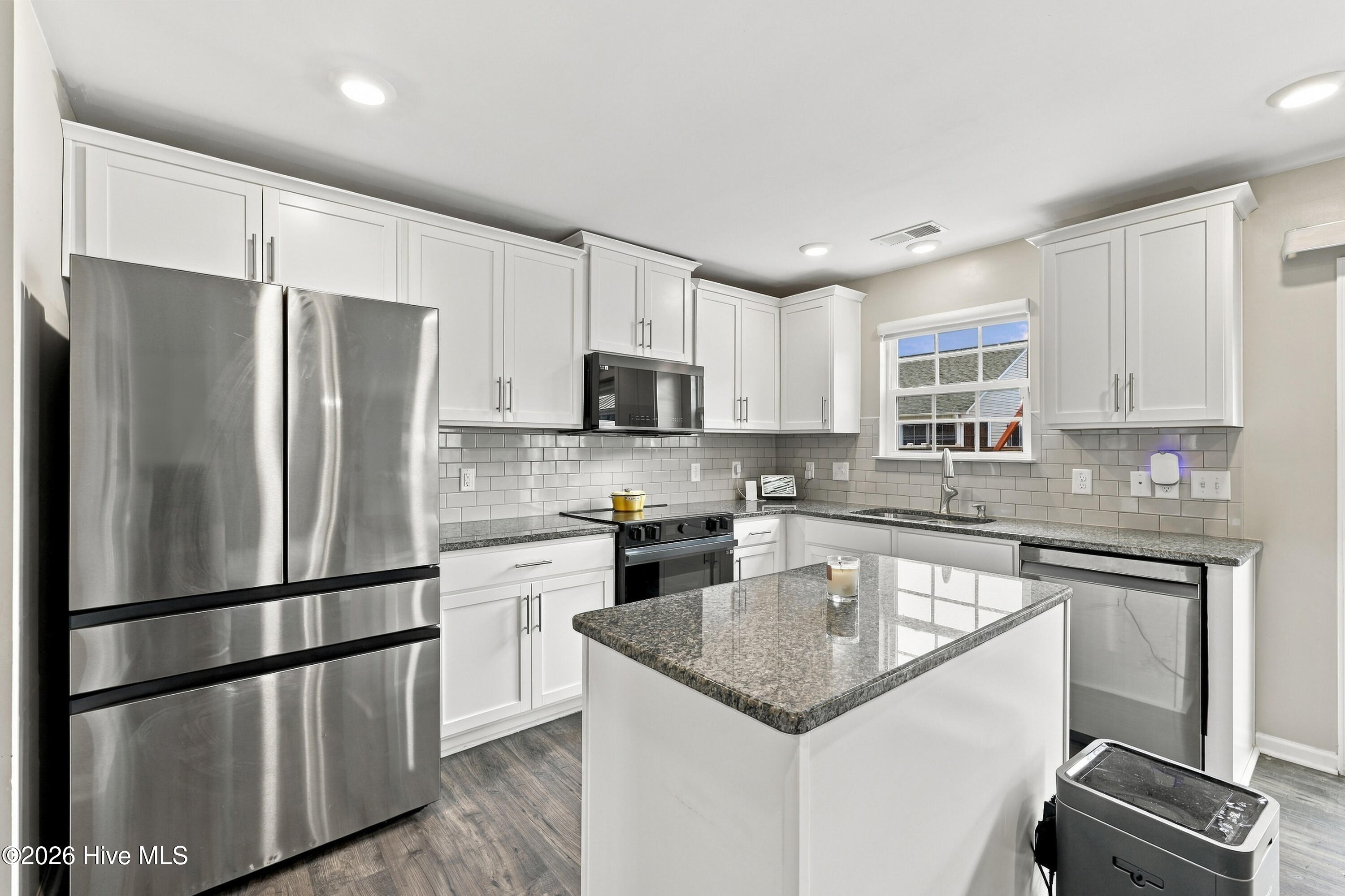 414 Frida Road New Bern, NC 28560 - Photo 12 of 54 Kitchen