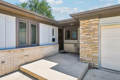 $645,000 | 815 South Salem Avenue, Arlington Heights, IL 60005