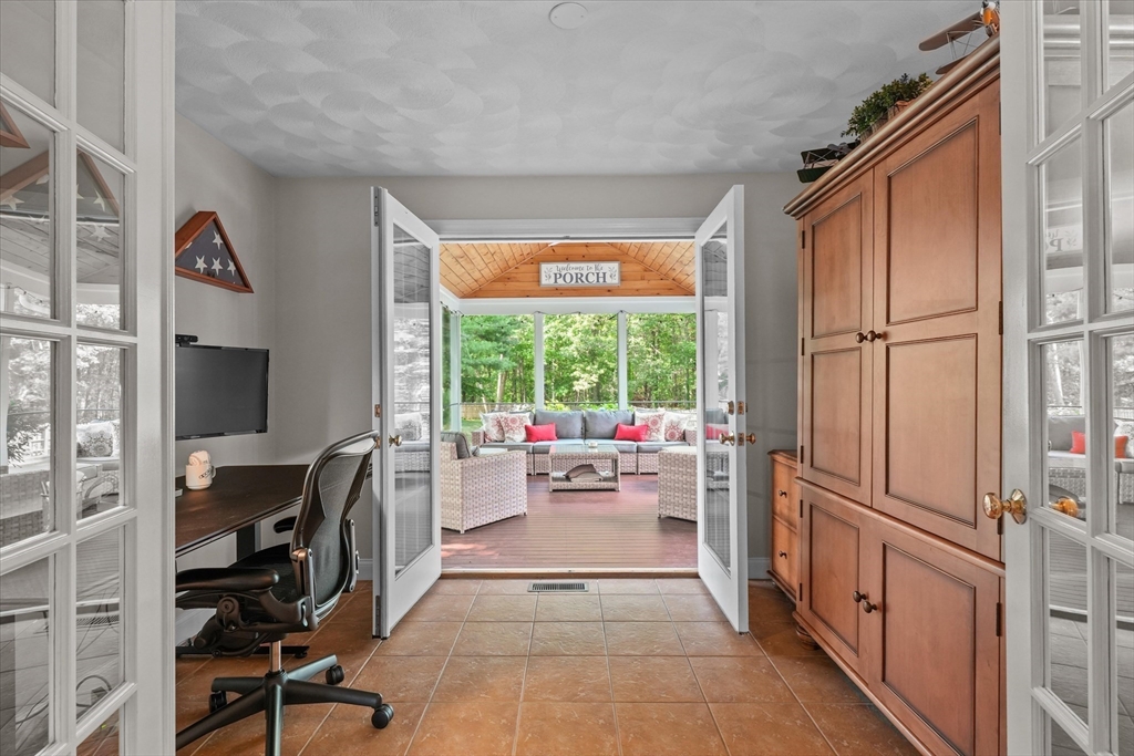 3 Abbey Road Georgetown, MA 01833 - Photo 16 of 42 Gallery Image 16