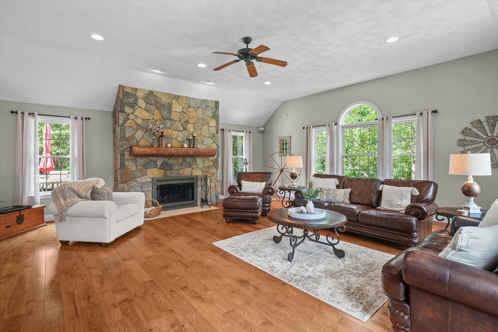 3 Abbey Road Georgetown, MA 01833 - Photo 9 of 42 Gallery Image 9