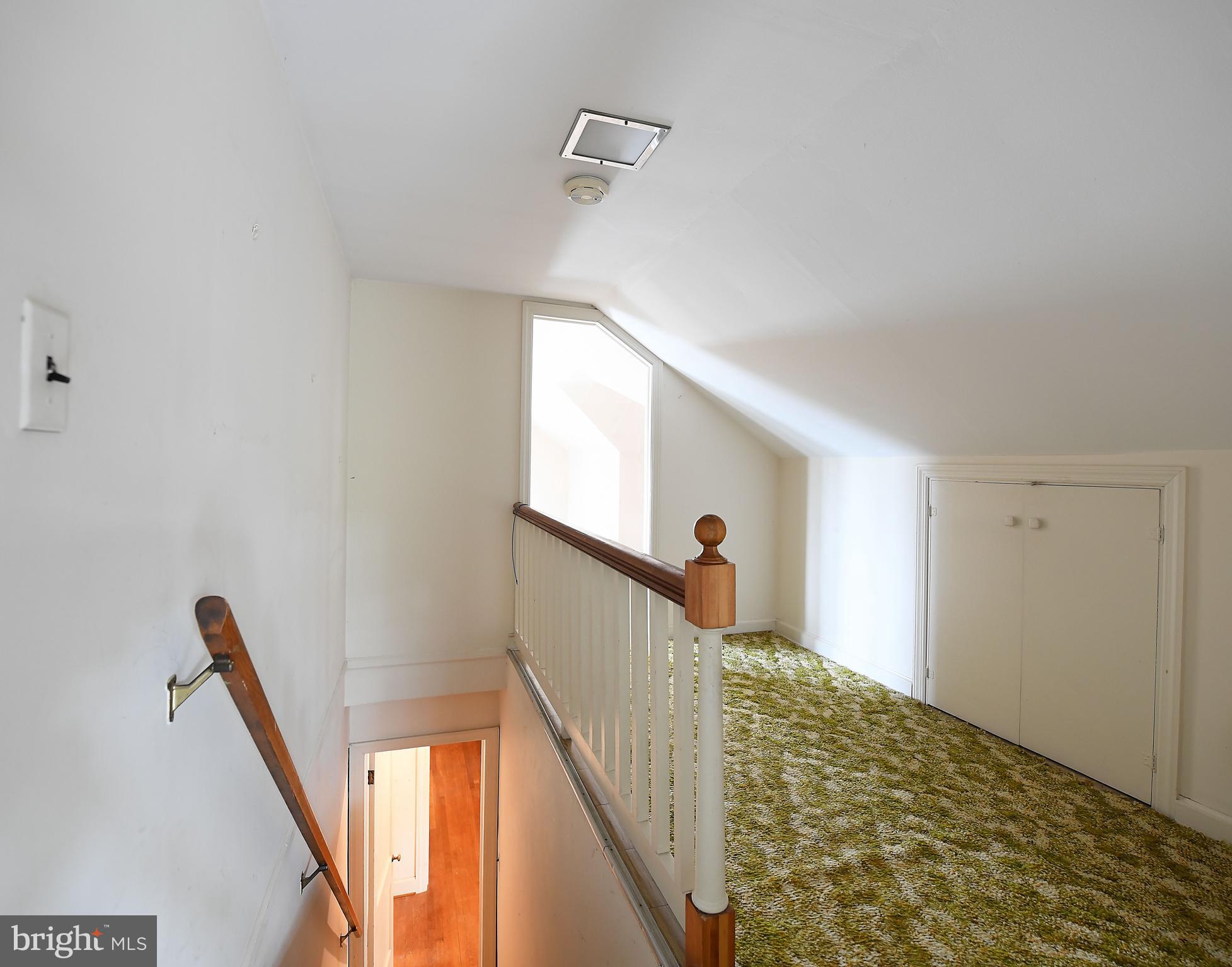 4 Northship Road Baltimore, MD 21222 - Photo 19 of 35 Upper Level Hallway