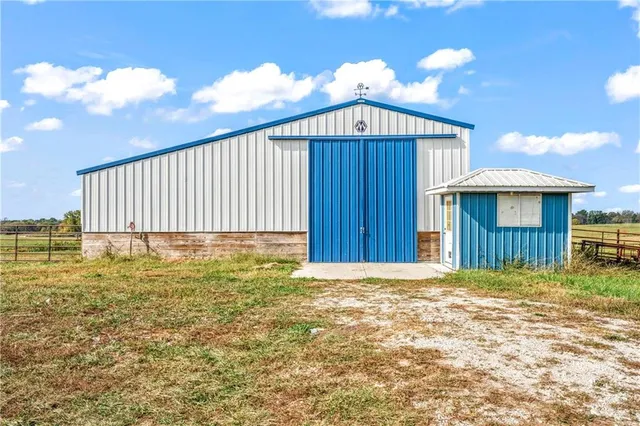 $1,300,000 | 23700 South State Route East, Pleasant Hill, MO 64080