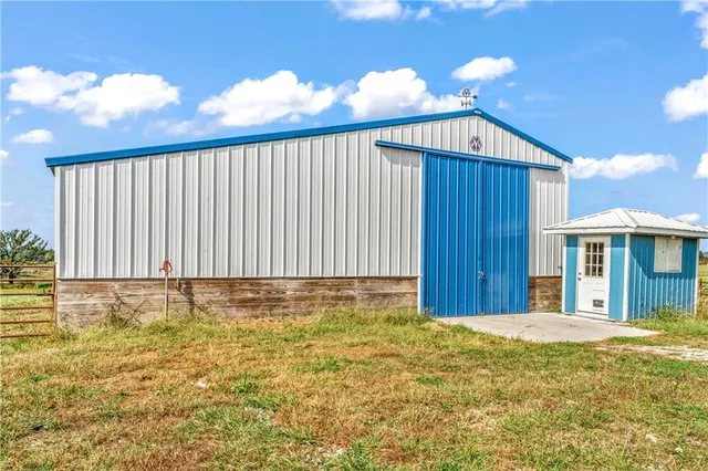 $1,300,000 | 23700 South State Route East, Pleasant Hill, MO 64080