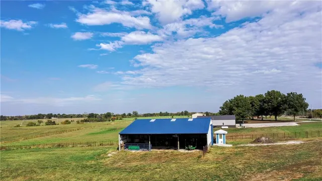 $1,300,000 | 23700 South State Route East, Pleasant Hill, MO 64080