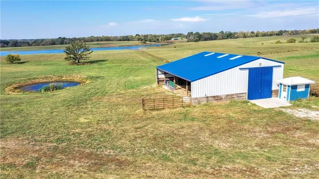 $1,300,000 | 23700 South State Route East, Pleasant Hill, MO 64080