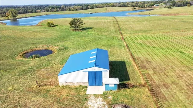 $1,300,000 | 23700 South State Route East, Pleasant Hill, MO 64080
