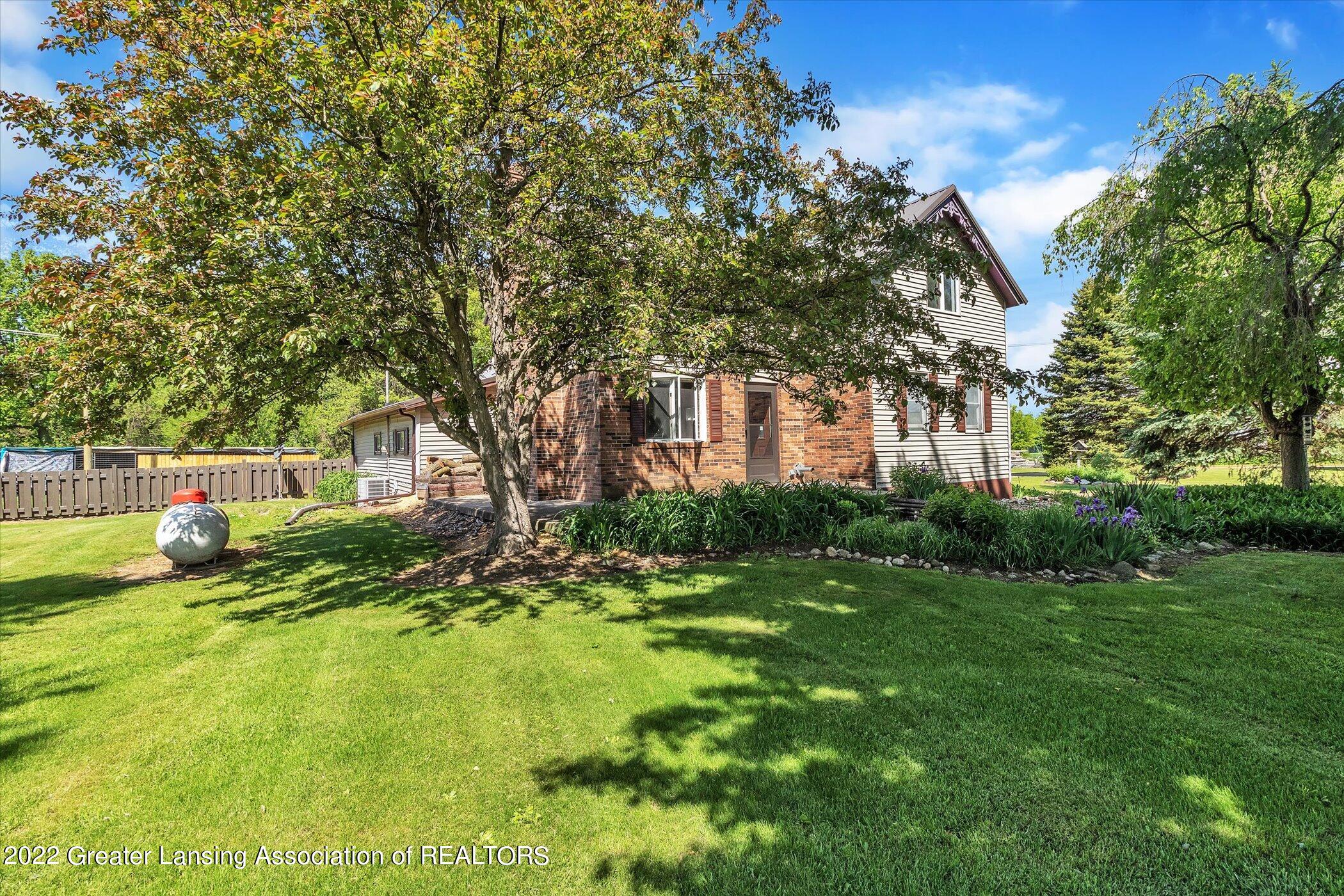 1764 South Meridian Road Ovid, MI 48866 - Photo 2 of 42 02-1764-S-Meridian-Rd-WindowStill-Real-E