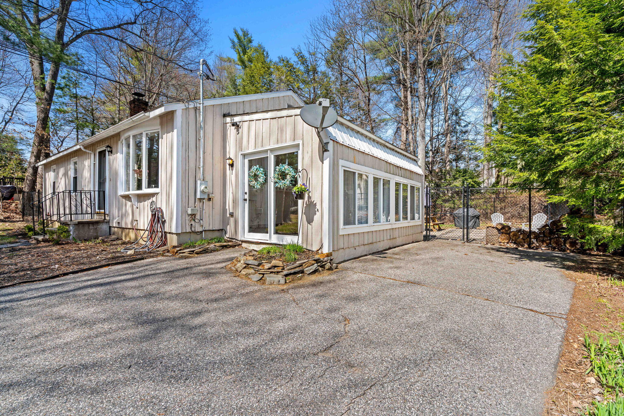 49 Barbara Street Springvale, ME 04083 - Photo 5 of 34 10-web-or-mls-DSC00406