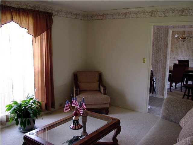 4262 Croydon Road Pensacola, FL 32514 - Photo 7 of 16 Formal Living Room