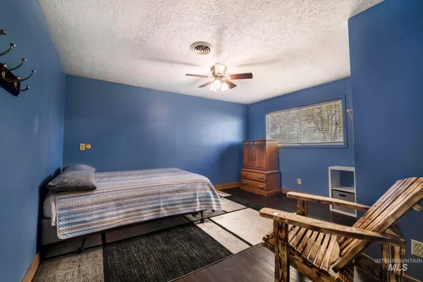 $575,000 | 1084 East 300th Street North, Declo, ID 83323