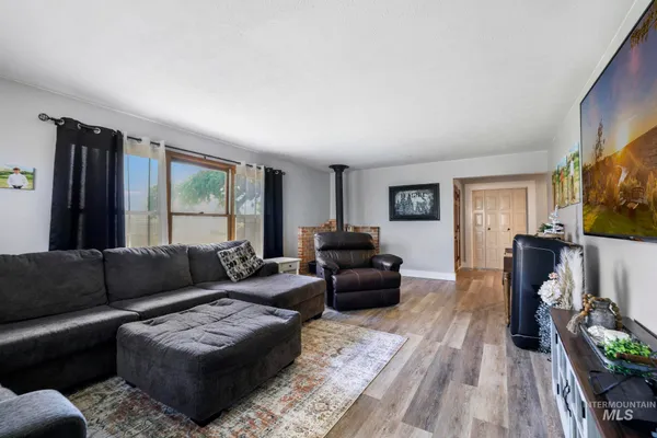 $575,000 | 1084 East 300th Street North, Declo, ID 83323