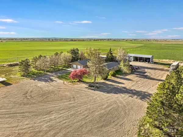 $575,000 | 1084 East 300th Street North, Declo, ID 83323