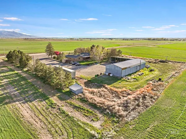 $575,000 | 1084 East 300th Street North, Declo, ID 83323