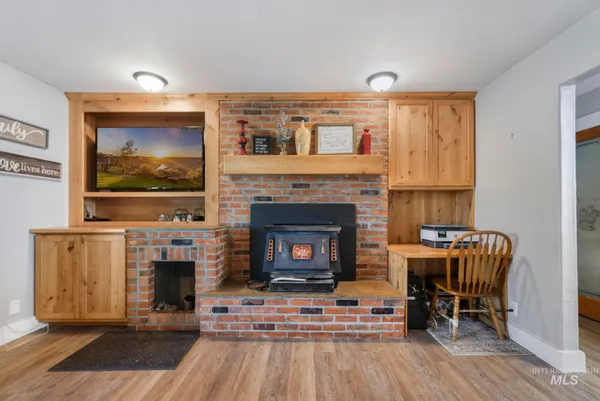 $575,000 | 1084 East 300th Street North, Declo, ID 83323