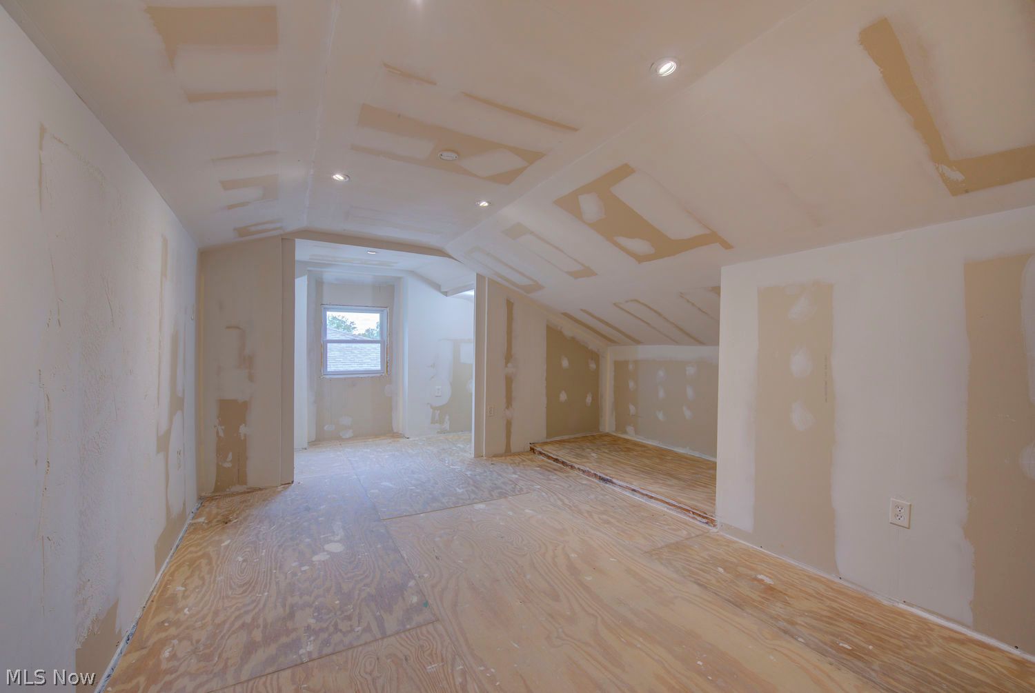 13297 Whitney Road Strongsville, OH 44136 - Photo 26 of 33 Gallery Image 26