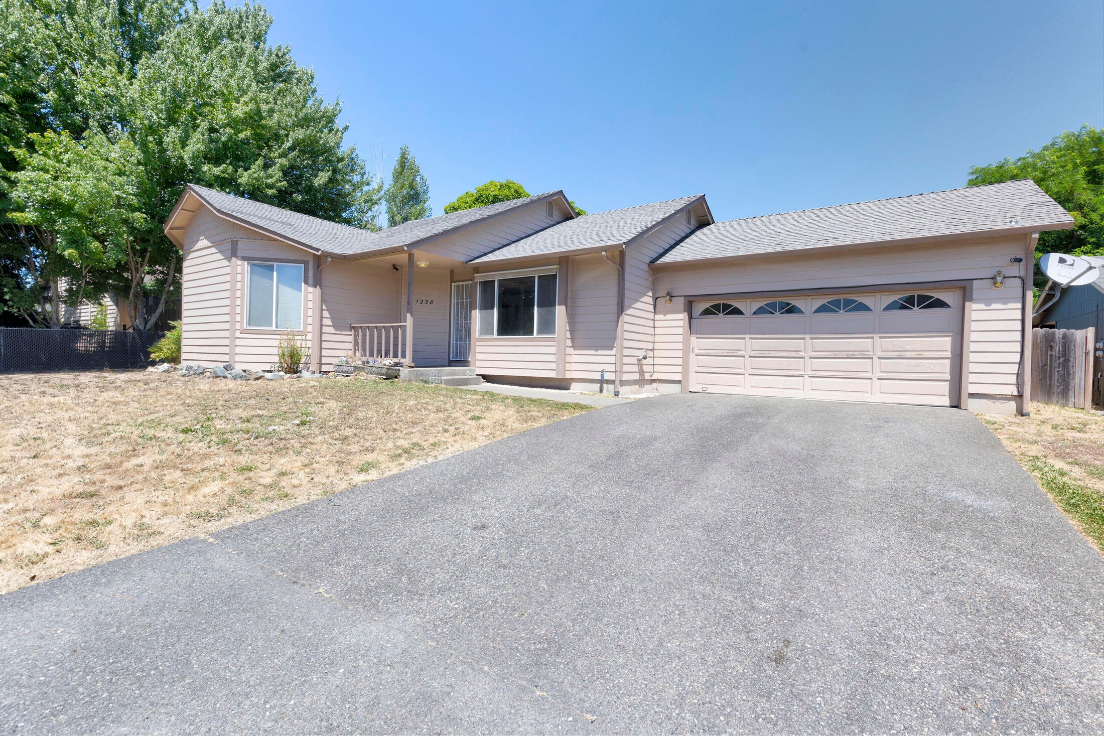 1238 West Harbeck Road Grants Pass, OR 97527 - Photo 1 of 26 0R1A4044_5_6_7_8