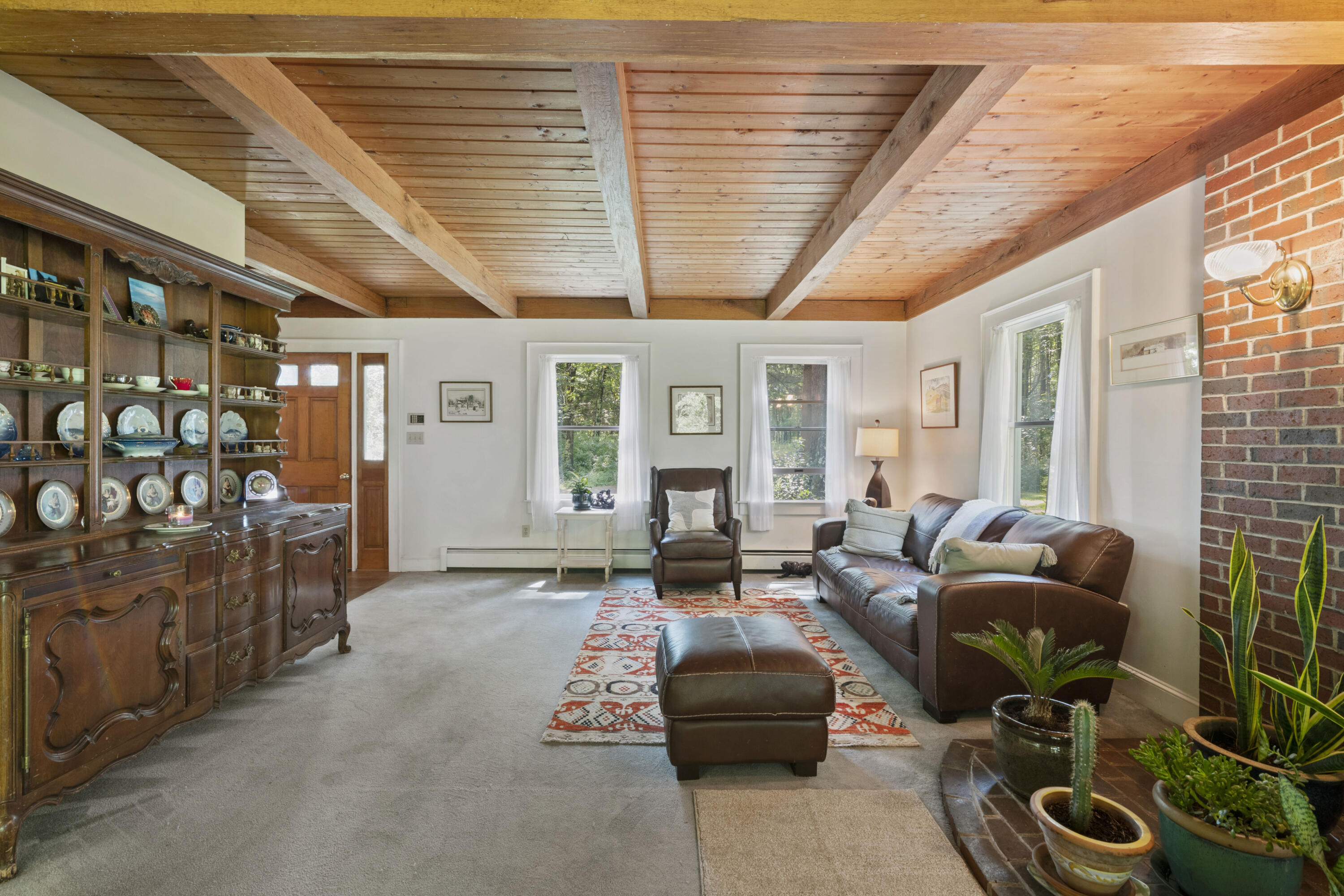 1862 Post Road Wells, ME 04090 - Photo 7 of 39 Living Room