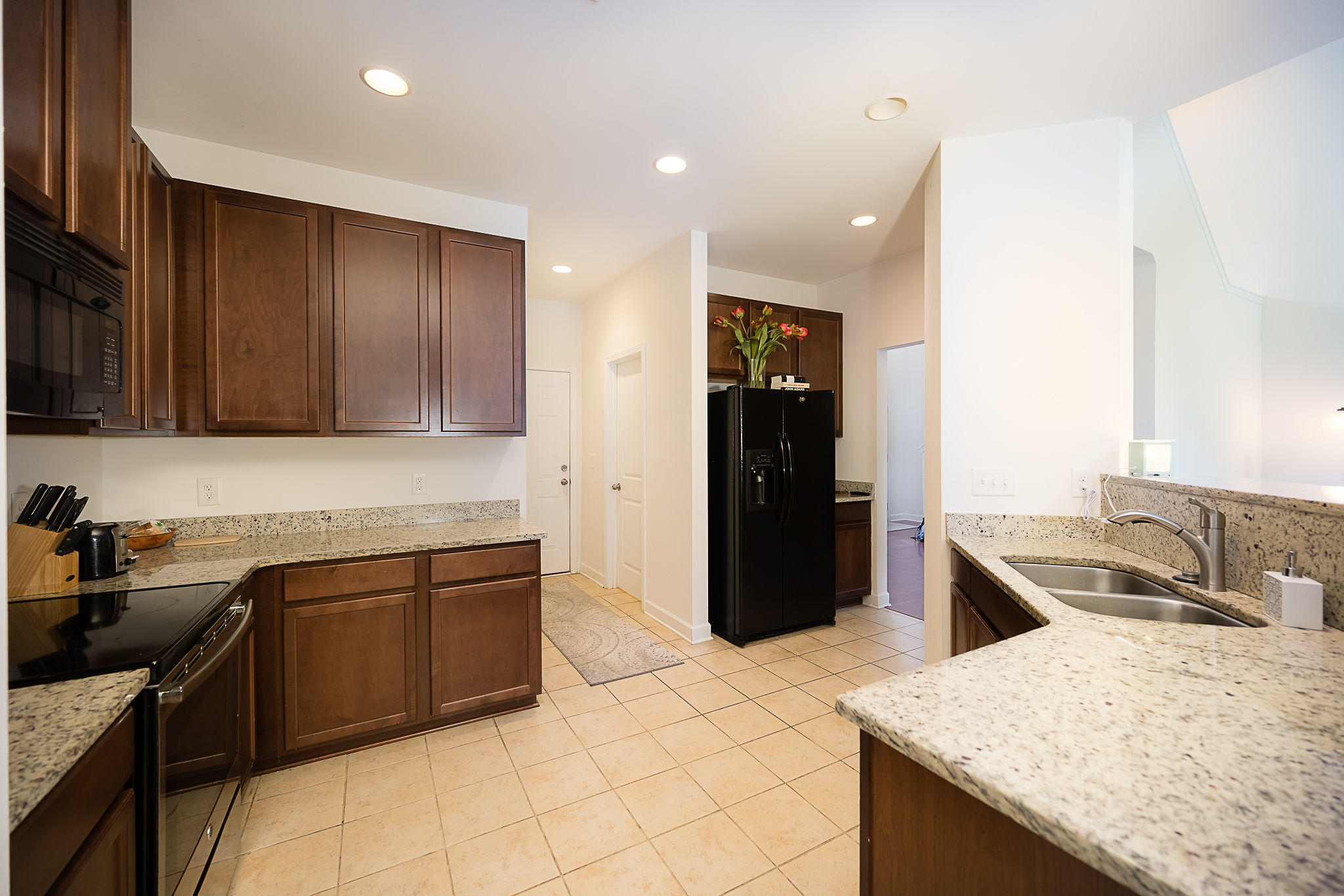 233 Overcup Loop Summerville, SC 29486 - Photo 9 of 56 Kitchen