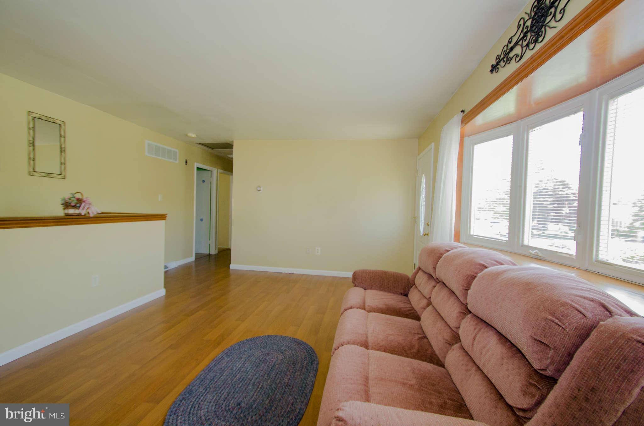 315 Leyton Road Reisterstown, MD 21136 - Photo 7 of 20 Living Room