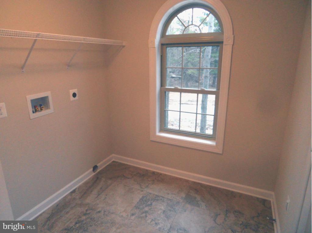 10804 Ridgecrest Place New Market, MD 21774 - Photo 13 of 23 Laundry room
