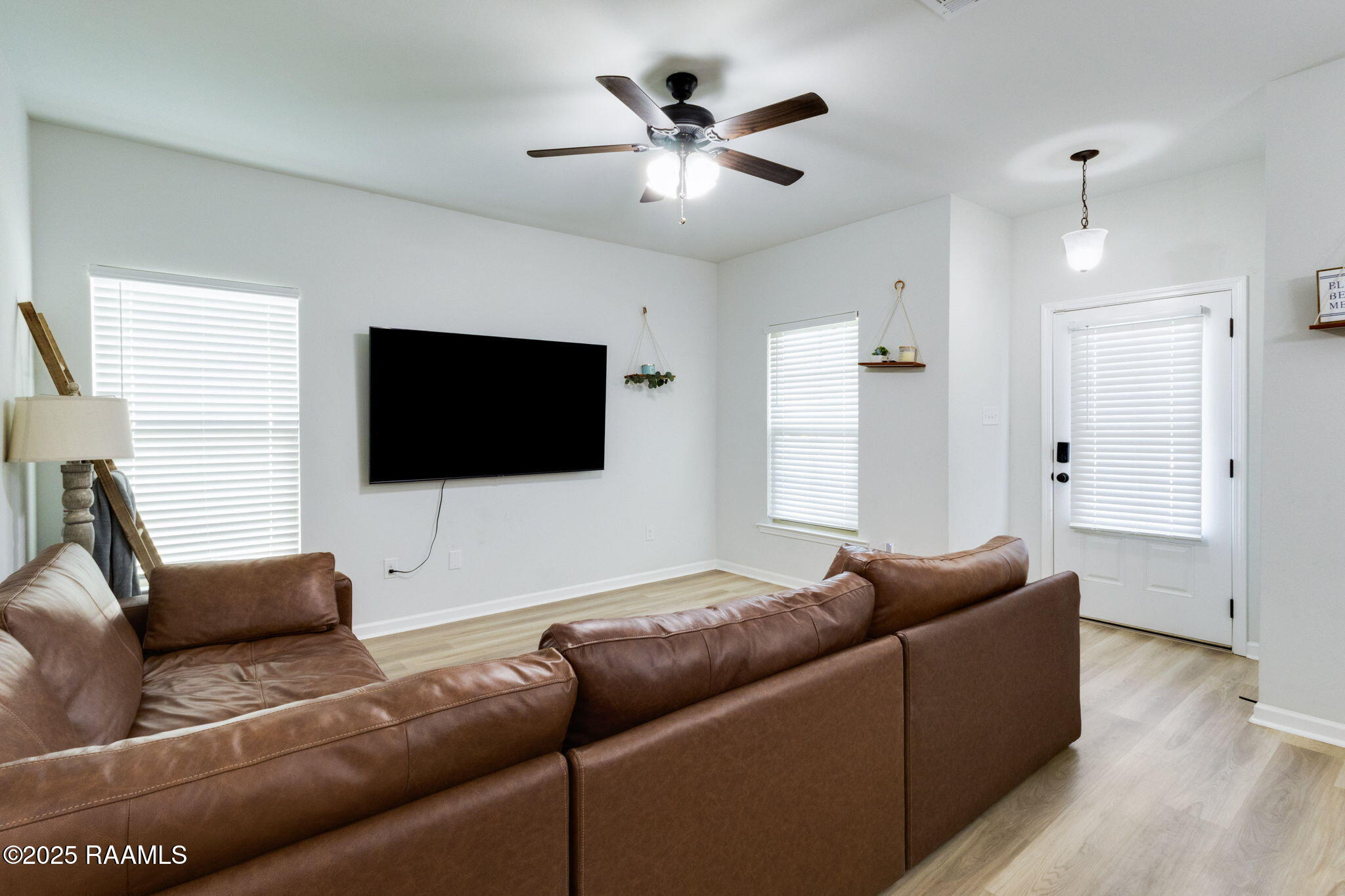 132 Springsteen Lane Lafayette, LA 70507 - Photo 4 of 18 7-web-or-mls-132 Springsteen Ln-6