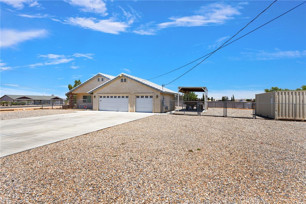 11281 4th Hesperia, CA 92345 - Photo 4 of 35